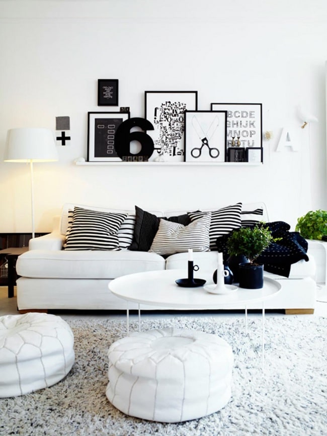 Salón en blanco y negro