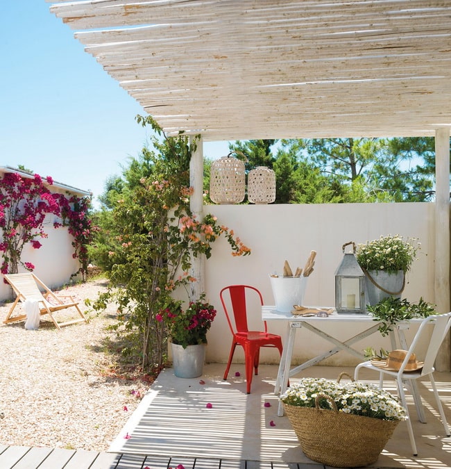 Muebles de exterior renovados con pintura