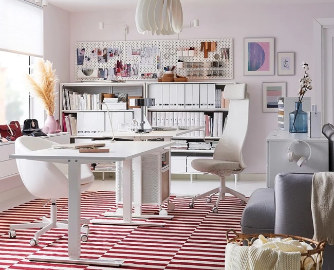Moderna oficina con muebles IKEA