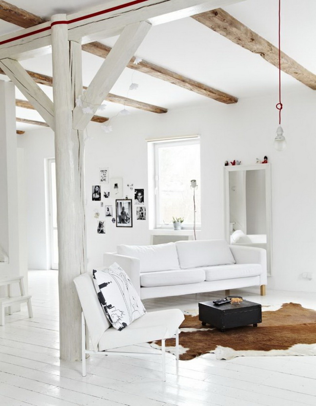 Salón con suelo blanco
