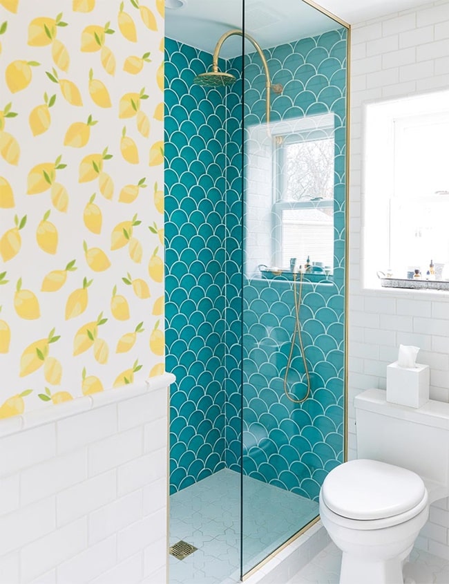 Azul y amarillo para el baño