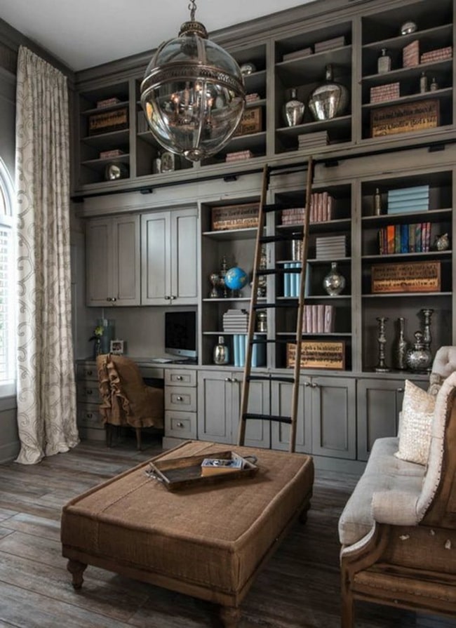 Librería en casa en color gris