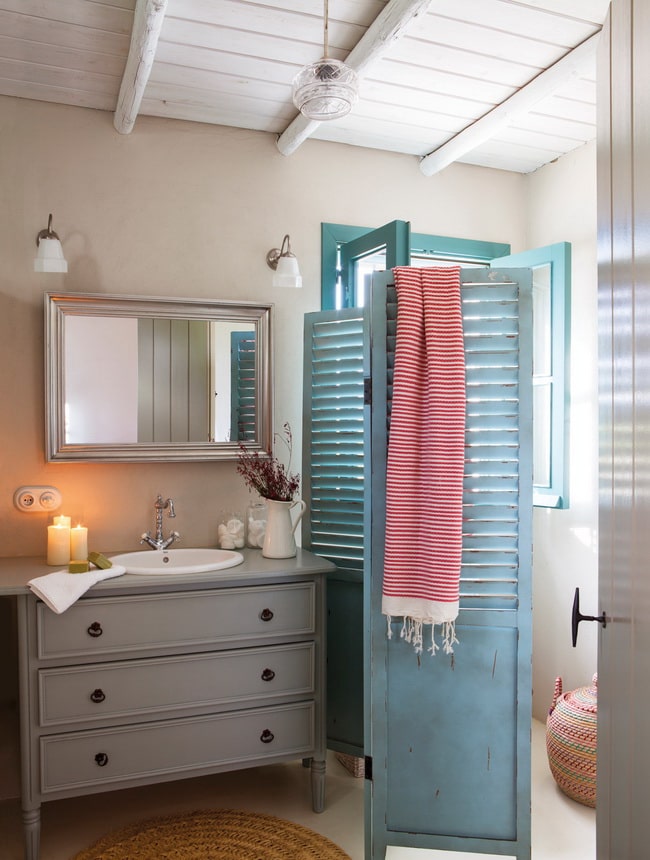 Biombo DIY en el baño