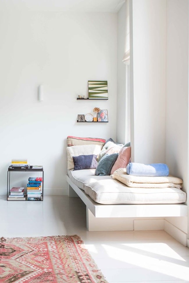 Sala blanca con Daybed