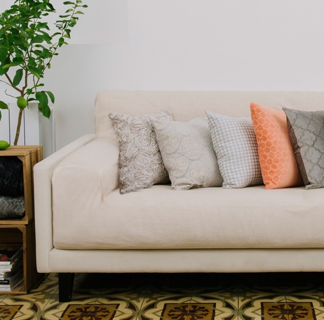 Cojines para decorar el sofá