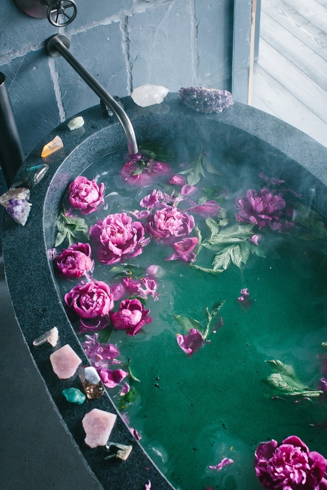 Decoración del baño para el día de los enamorados