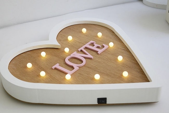 Carteles luminosos para San Valentín