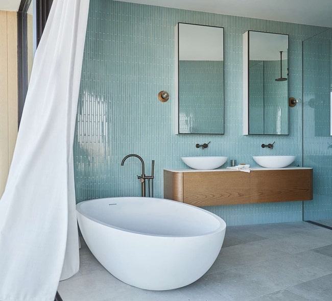 Baños en color azul claro