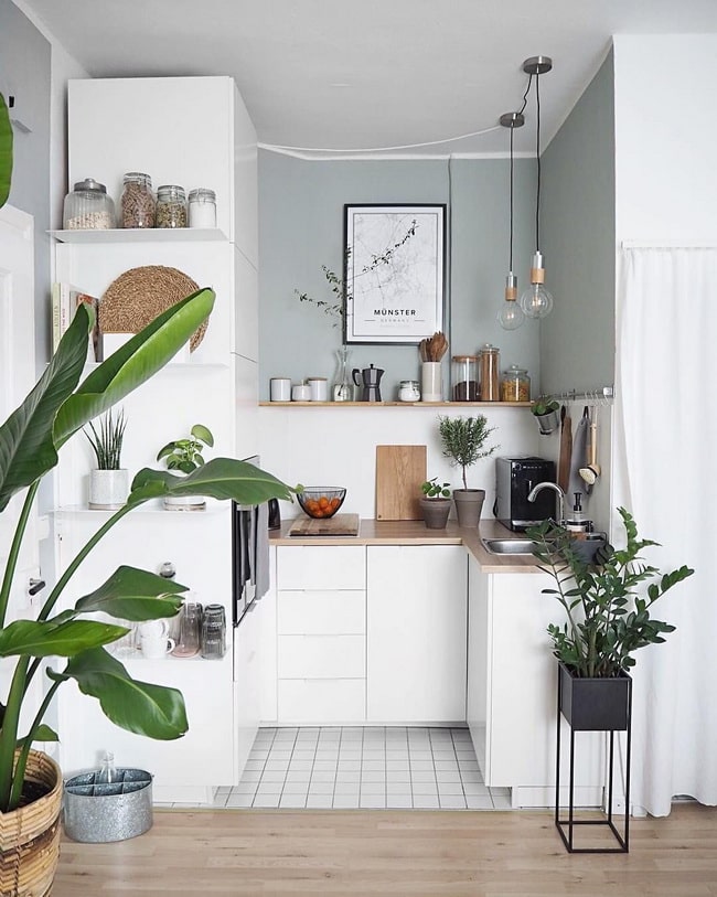 Cocina pequeña con muebles a medida