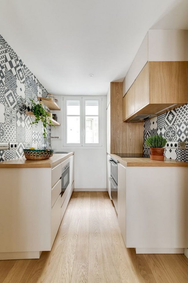 Suelos de madera y azulejos en blanco y negro