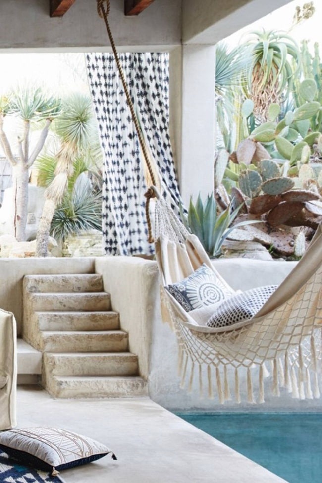 Cómo decorar el borde de la piscina