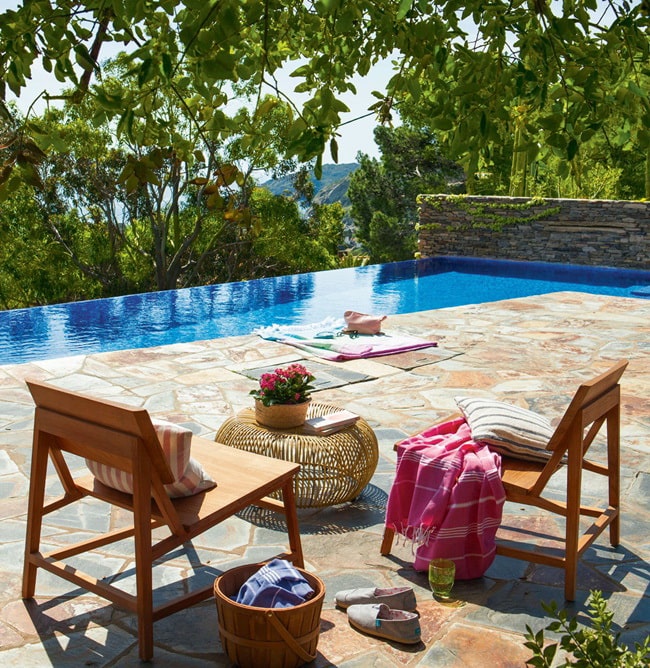 Exteriores con piscinas