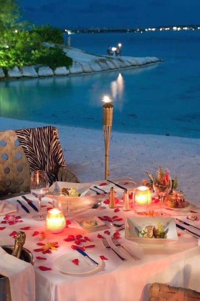 Cena romántica en la playa