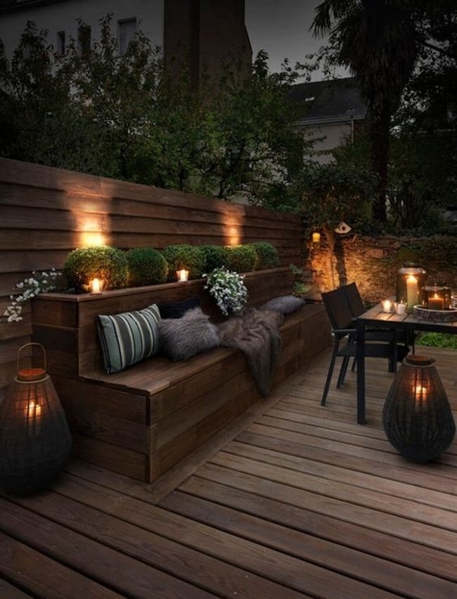 Terraza con mucha madera