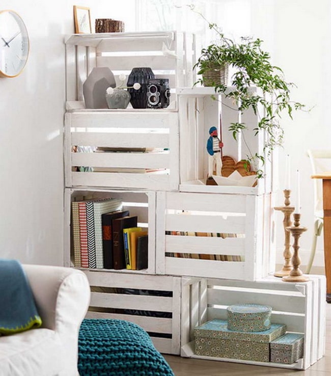 Separar ambientes con una estantería DIY
