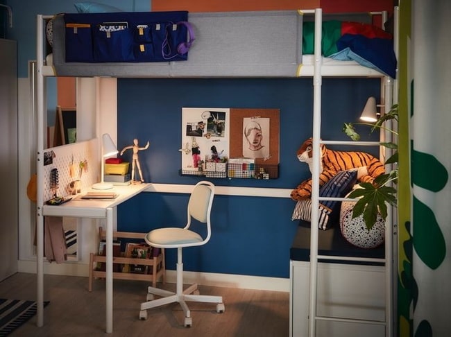 Cama con escritorio