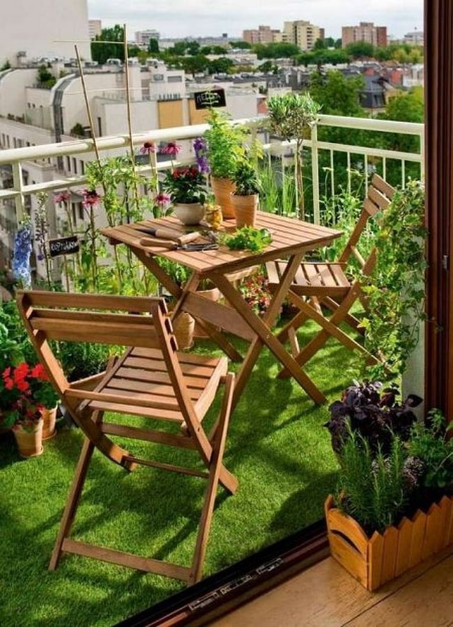 Decorar balcones con madera