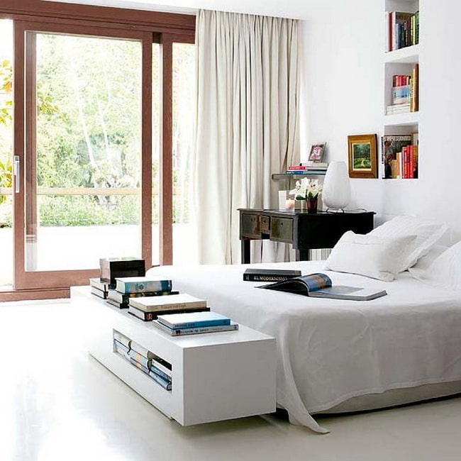 Muebles para los pies de la cama