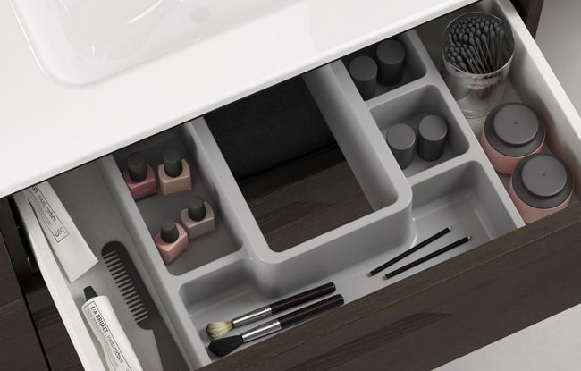 Muebles de baño ordenados