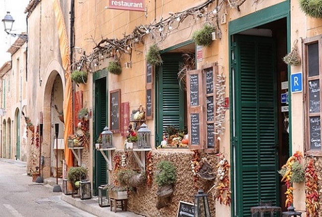 Persianas mallorquinas estilo rural