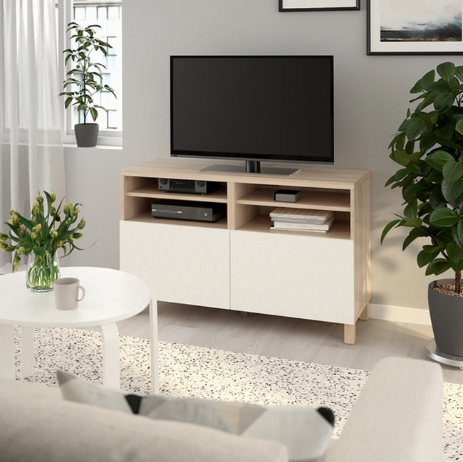 Muebles IKEA para salón de la serie BESTA