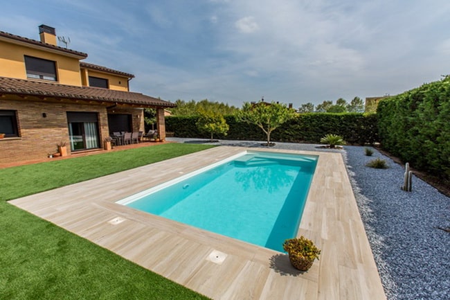 Jardines con piscina