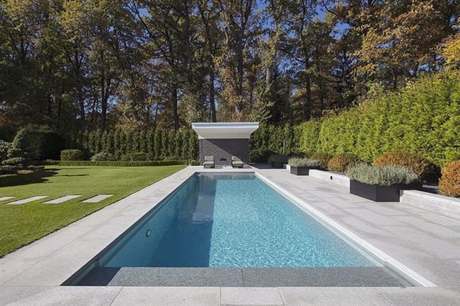 Piscina alargada