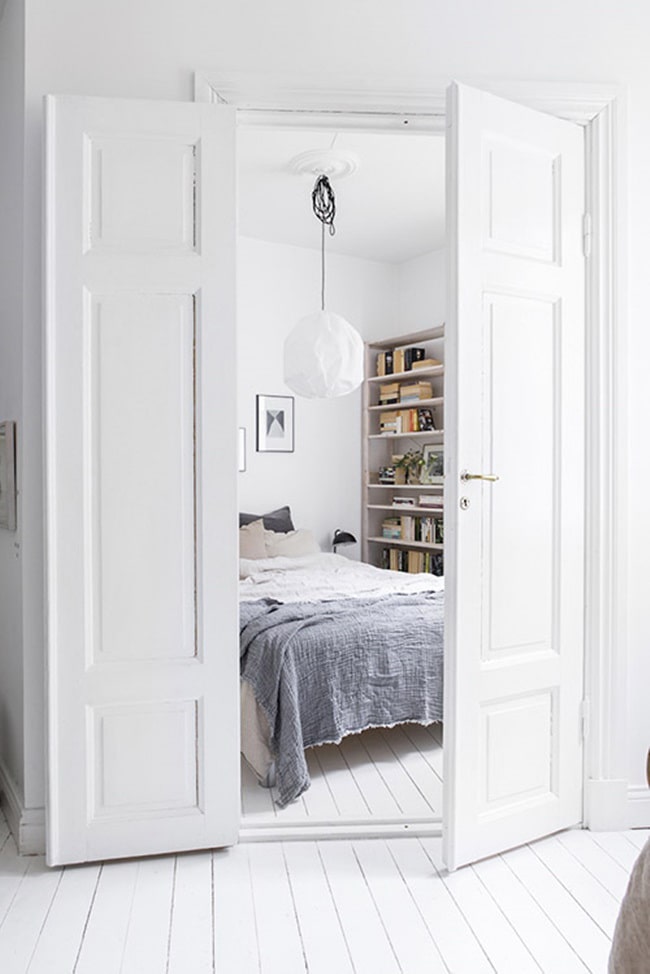 Dormitorio blanco pequeño