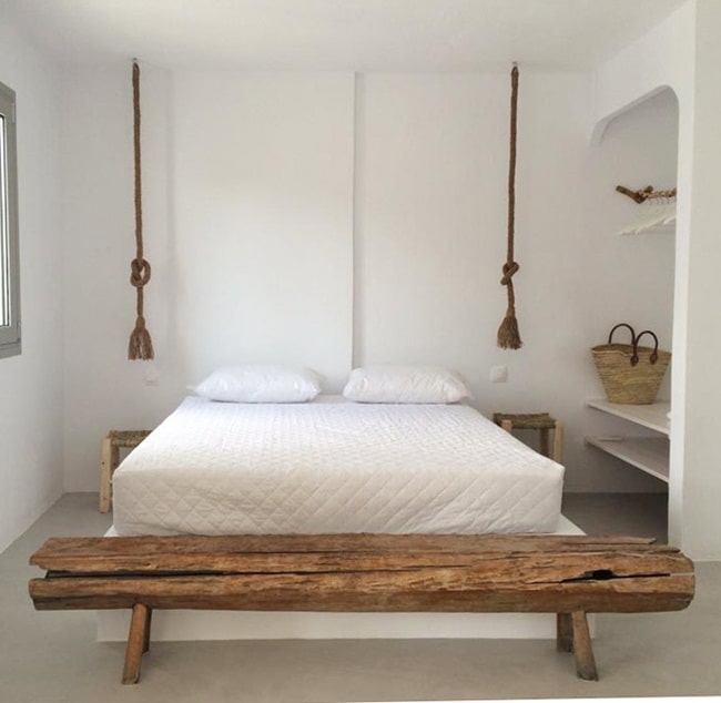 Habitación en blanco y madera