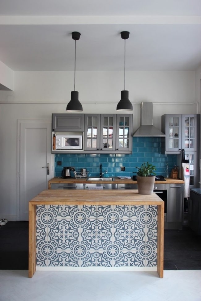 Cocina en blanco y azul