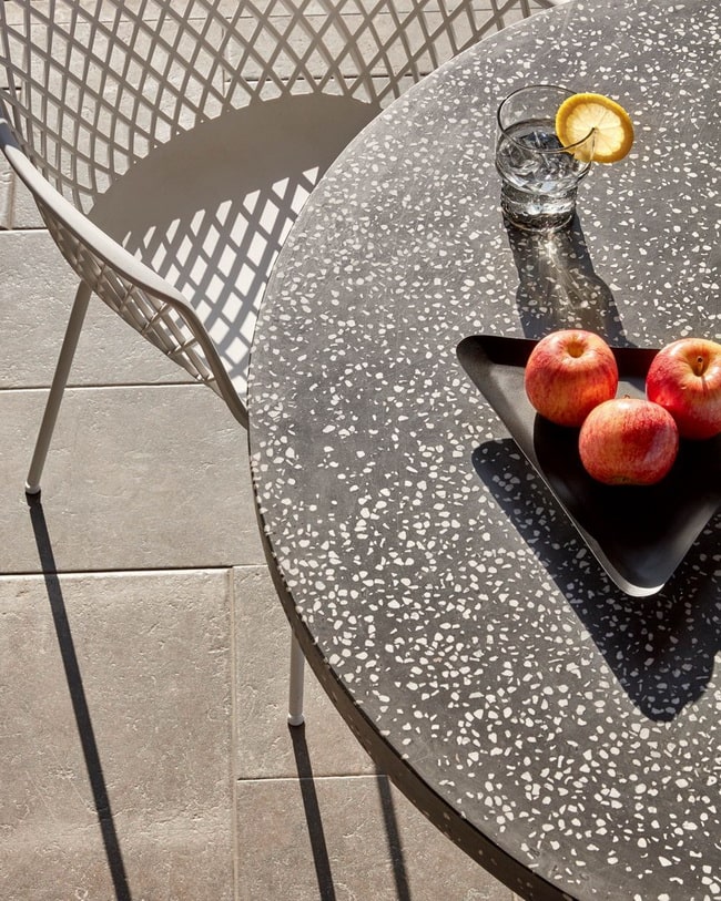 Mesa de terrazo para el jardín