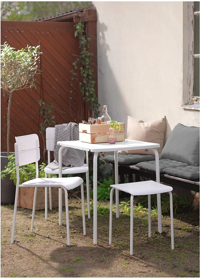 Mesa y sillas para jardín