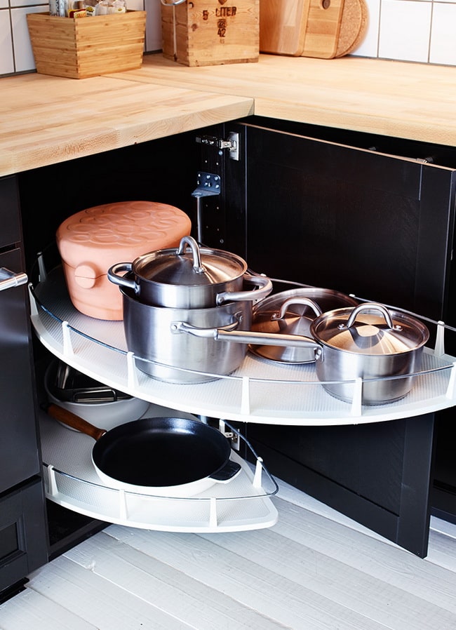 Cómo organizar los armarios de cocina