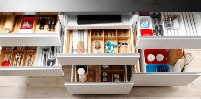 Cómo organizar los armarios de cocina