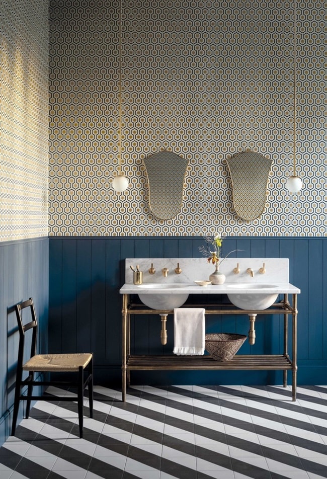 Papel pintado en baños