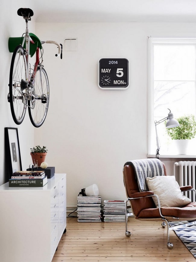 Colgar la bici en la sala