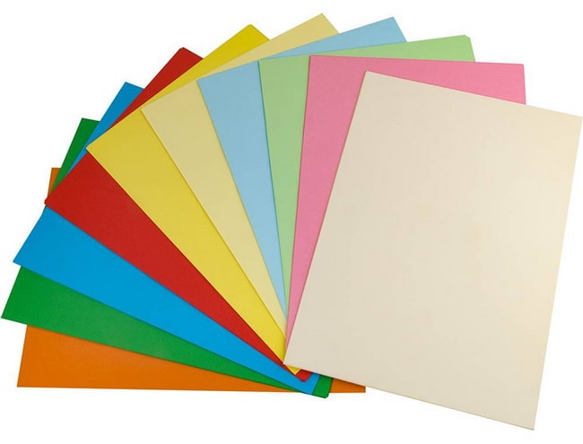 Sobres de colores para enviar correspondencia