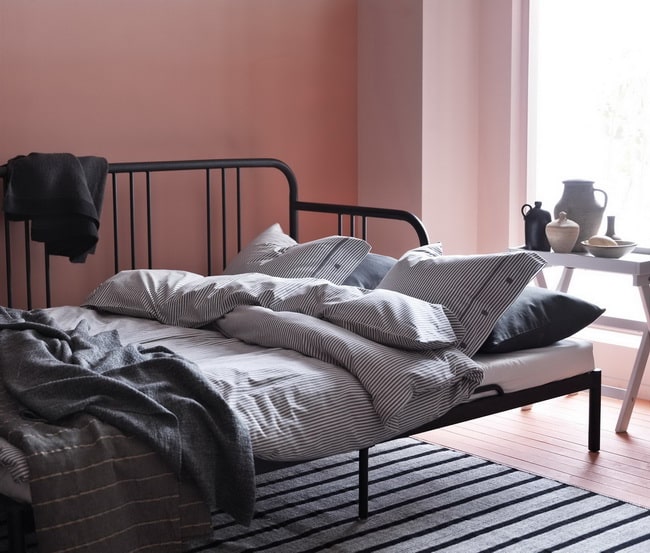 Camas para espacios reducidos Ikea