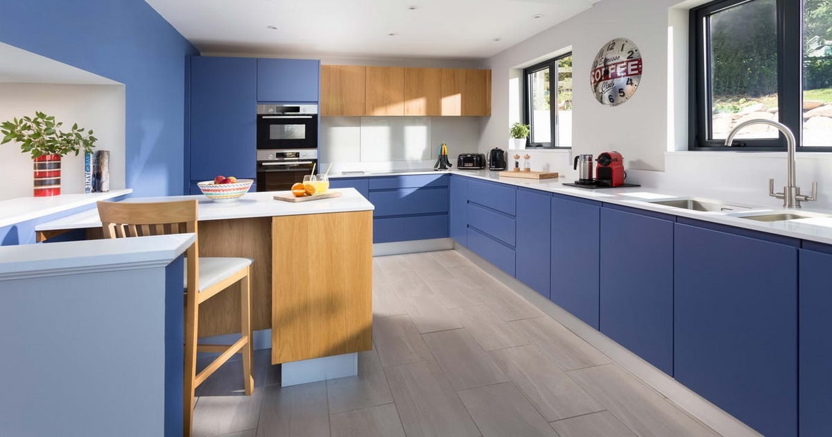 Las cocinas azules son tendencia en decoración en 2021