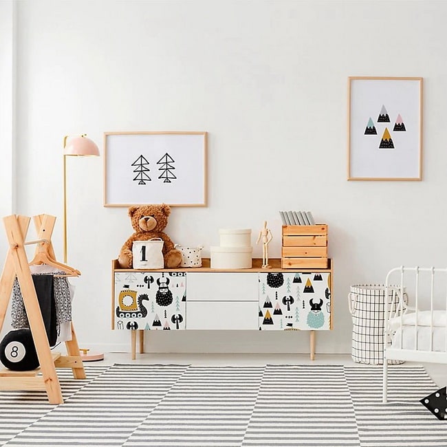 Cómoda personalizada con papel pintado