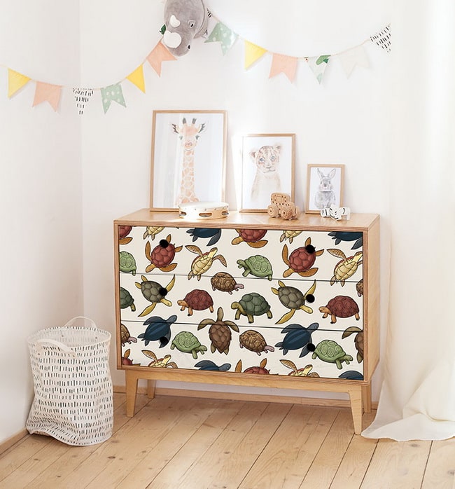 Decorar muebles con papel pintado