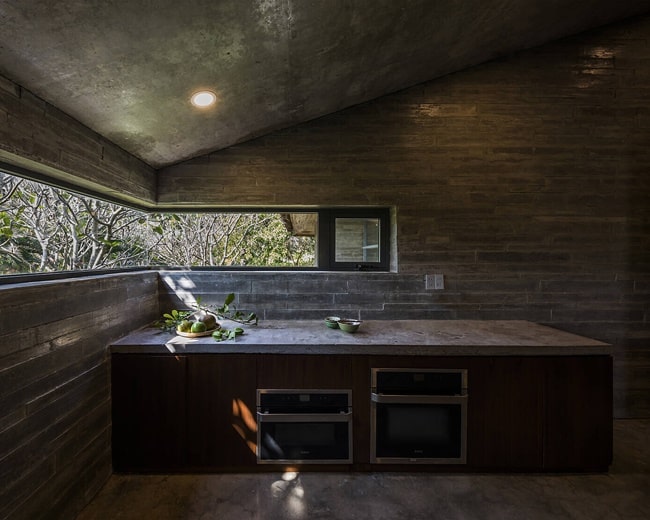 Cocina con ventanales