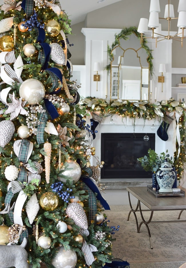 Decoración azul para el árbol de Navidad