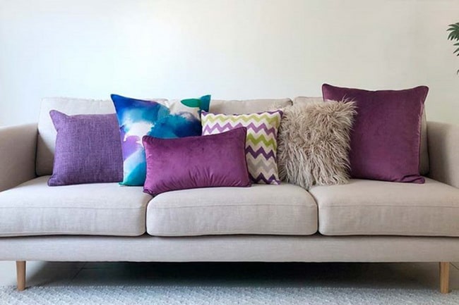 Cómo decorar el sofá con cojines