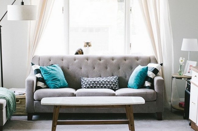 Cómo decorar el sofá con cojines