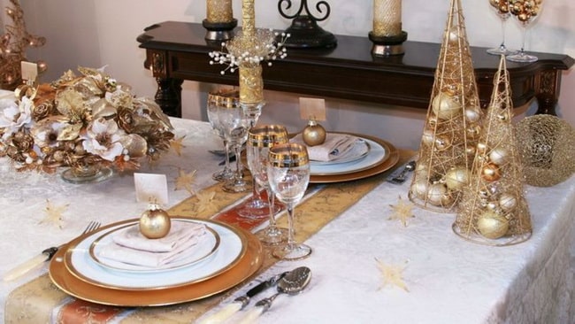 Decoración navideña en color dorado