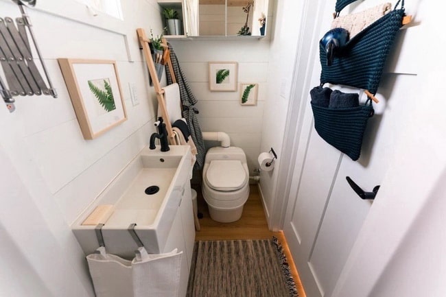 Baño super pequeño y funcional