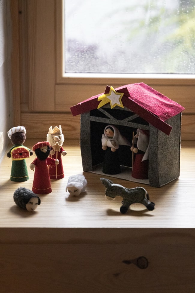 Nacimiento hecho con fieltro