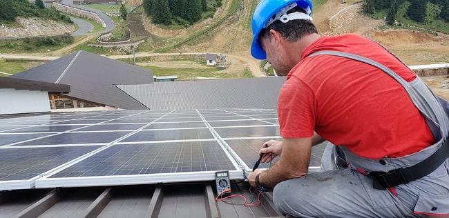 Instalación de placas solares en el hogar