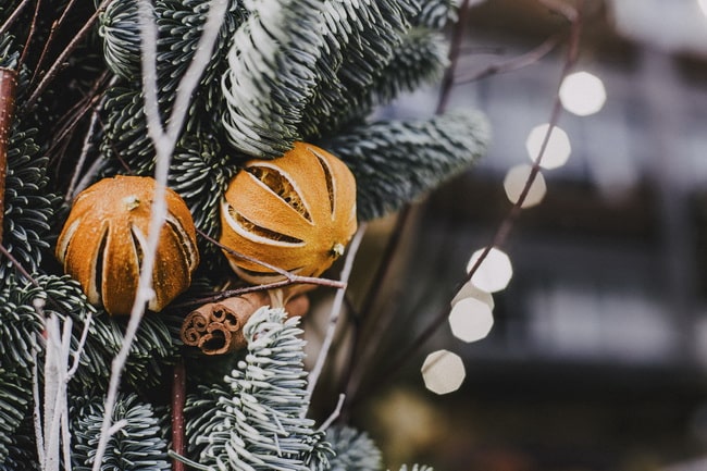 Adornos navideños con cítricos deshidratados